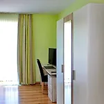 Πανσιόν Schadde 3*